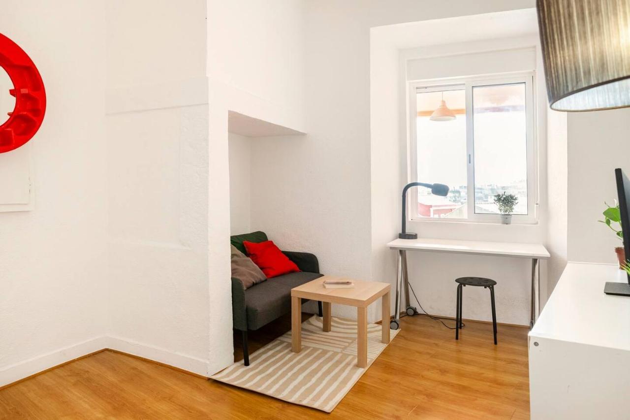 Relax In For 4 People With Terrace And Parking * Lissabon